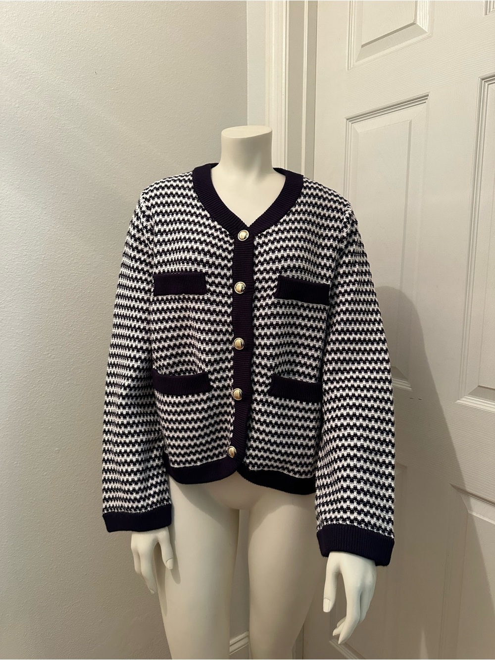 Free assembly dark navy white Houndstooth Knit Cardigan Gold Buttons XL